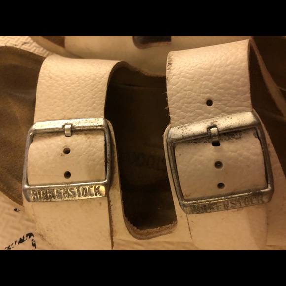 Birkenstock’s white leather slides - Picture 2 of 10